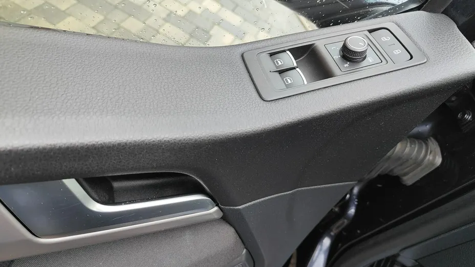 VOLKSWAGEN Multivan -