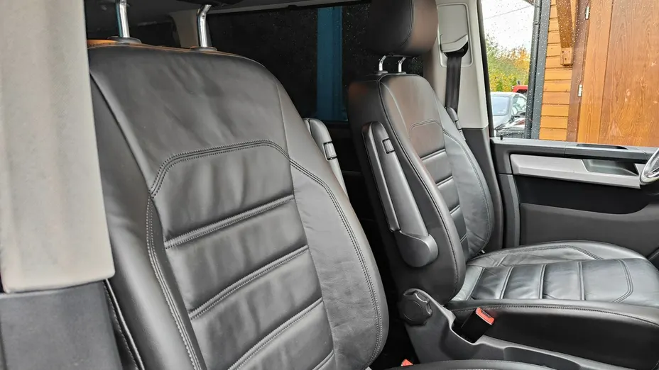 VOLKSWAGEN Multivan -