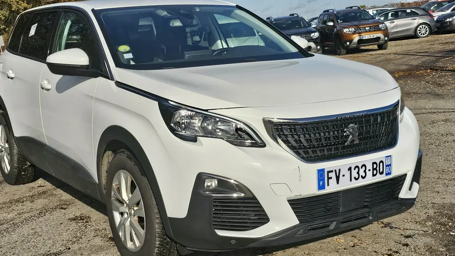 PEUGEOT 5008 -