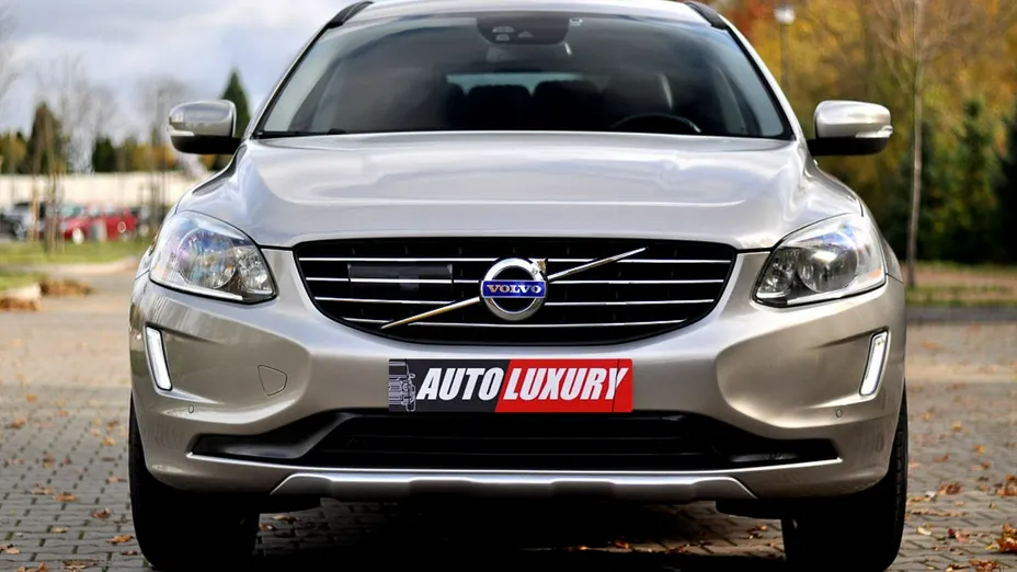 VOLVO XC60 -