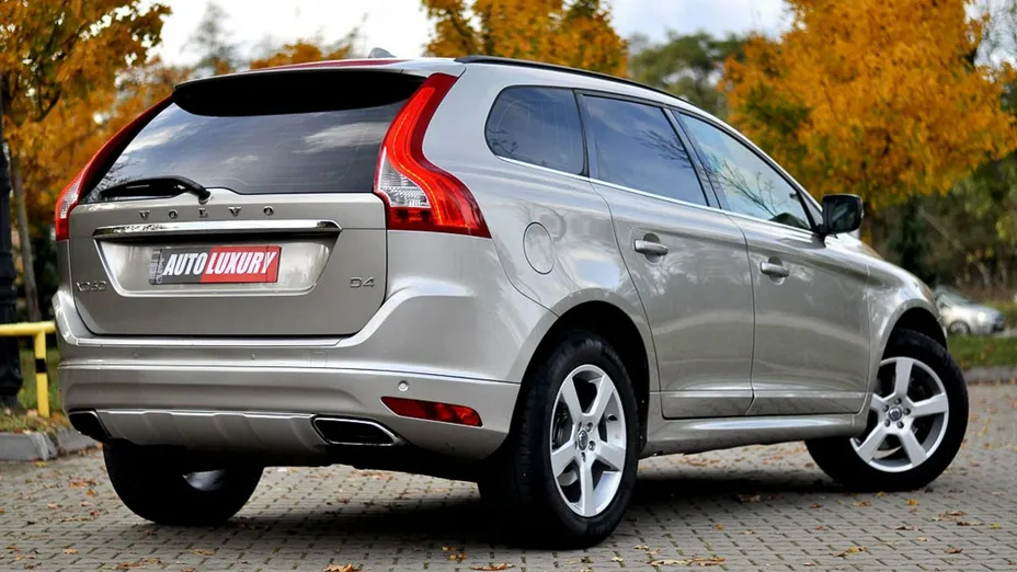 VOLVO XC60 -