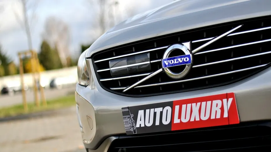 VOLVO XC60 -