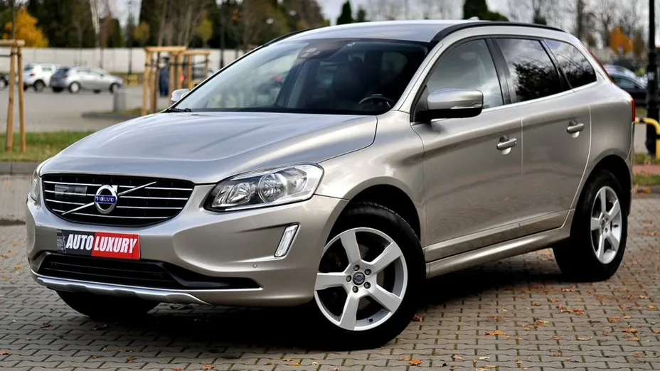 VOLVO XC60 -