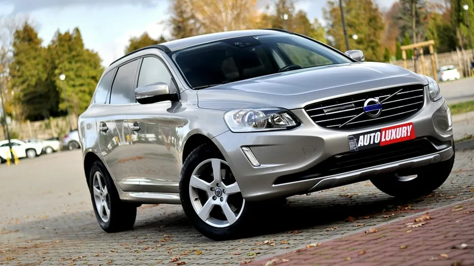 VOLVO XC60 -
