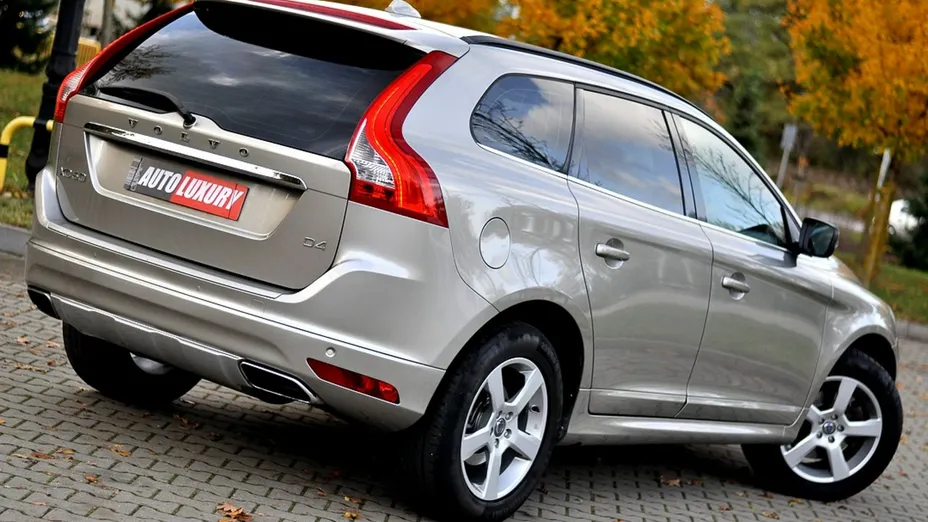 VOLVO XC60 -