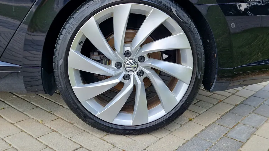 VOLKSWAGEN Arteon -