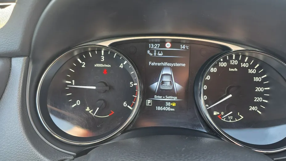 NISSAN X-Trail -