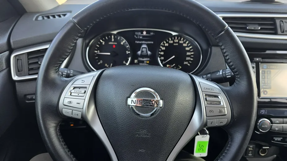 NISSAN X-Trail -