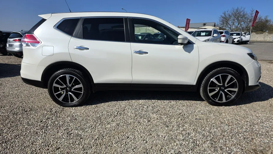 NISSAN X-Trail -