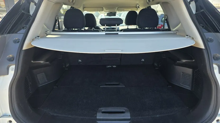NISSAN X-Trail -