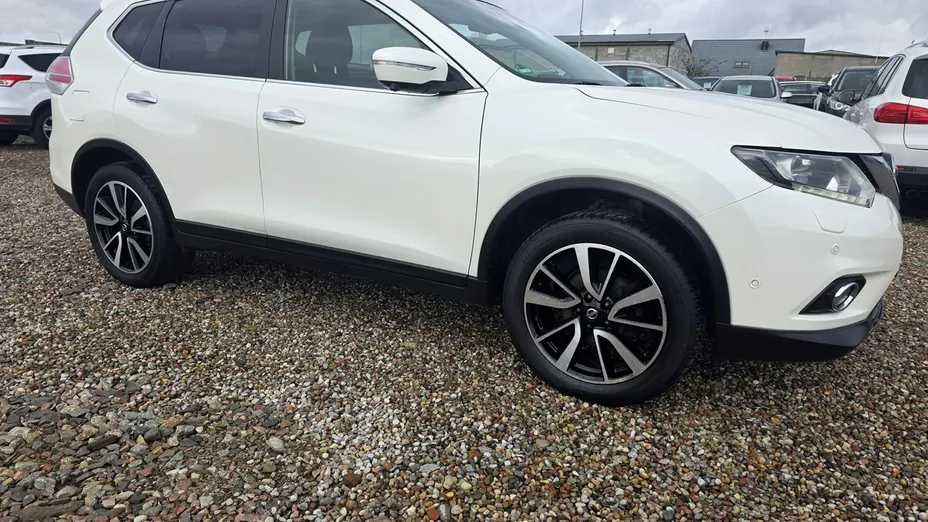NISSAN X-Trail -