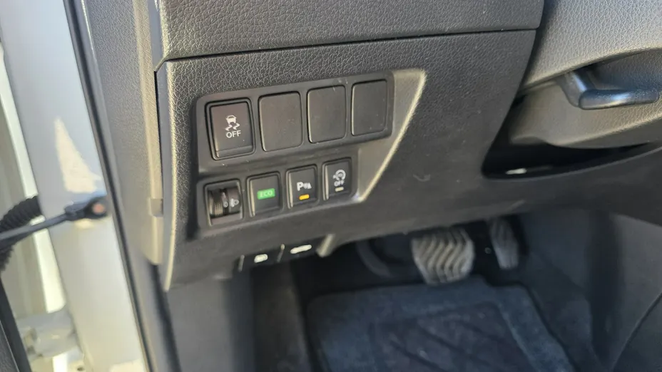 NISSAN X-Trail -