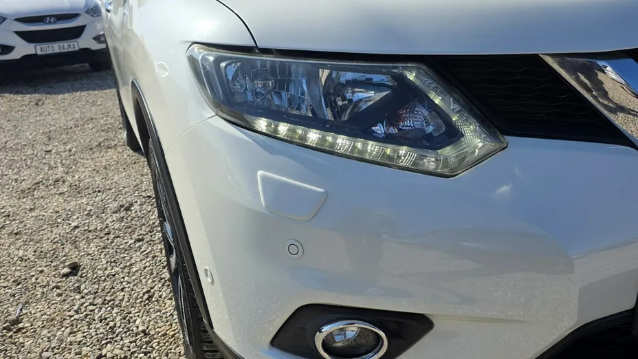 NISSAN X-Trail -