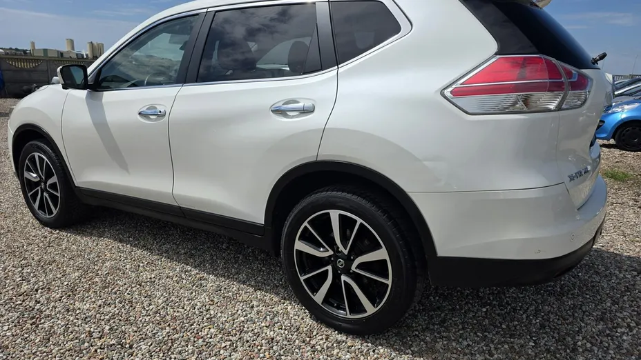 NISSAN X-Trail -