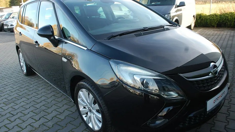 OPEL Zafira -