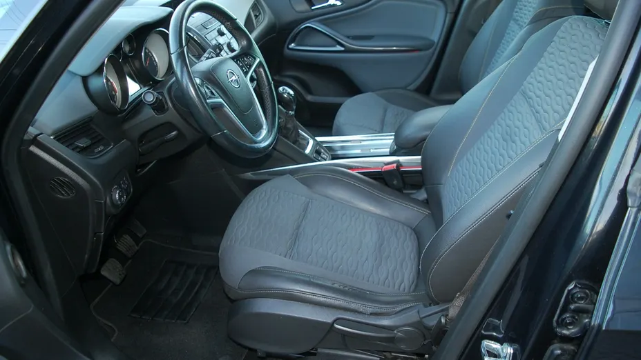 OPEL Zafira -