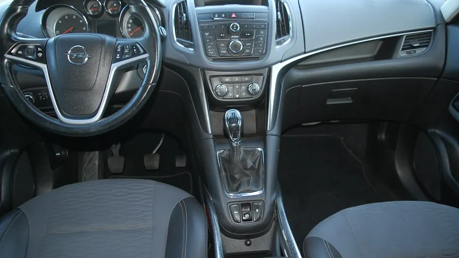 OPEL Zafira -