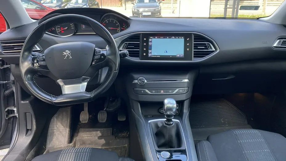 PEUGEOT 308 -