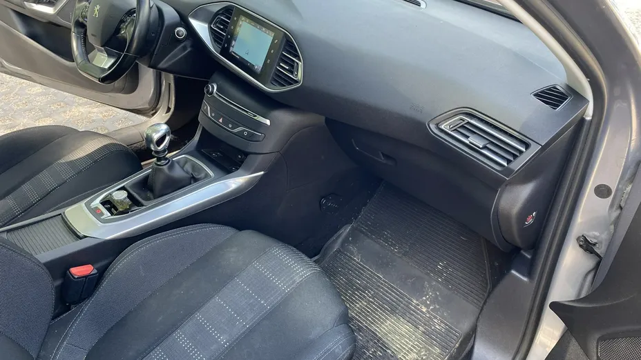 PEUGEOT 308 -