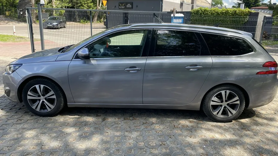 PEUGEOT 308 -