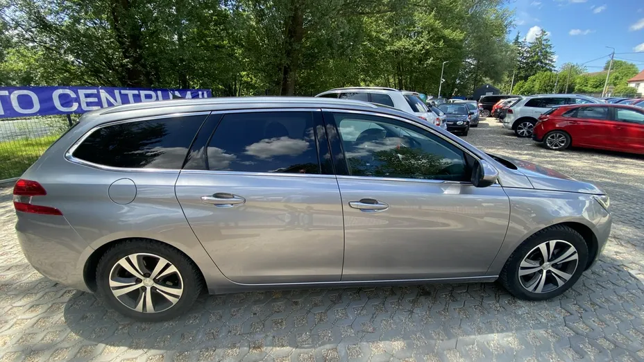 PEUGEOT 308 -
