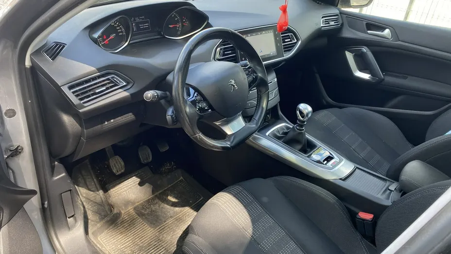 PEUGEOT 308 -