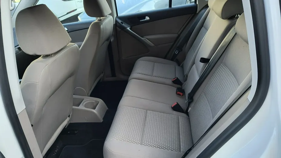VOLKSWAGEN Tiguan -