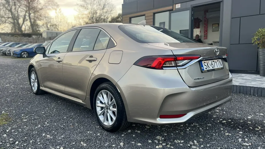 TOYOTA Corolla -