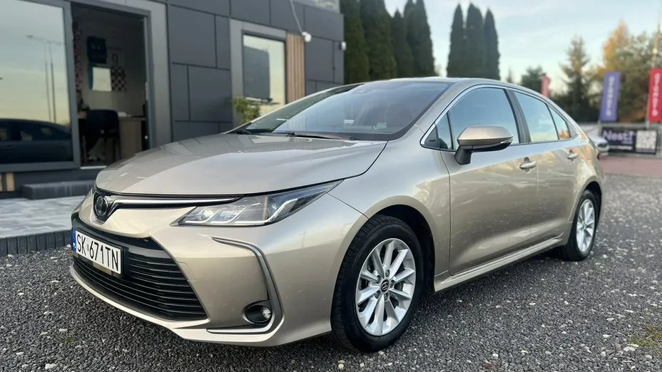 TOYOTA Corolla -