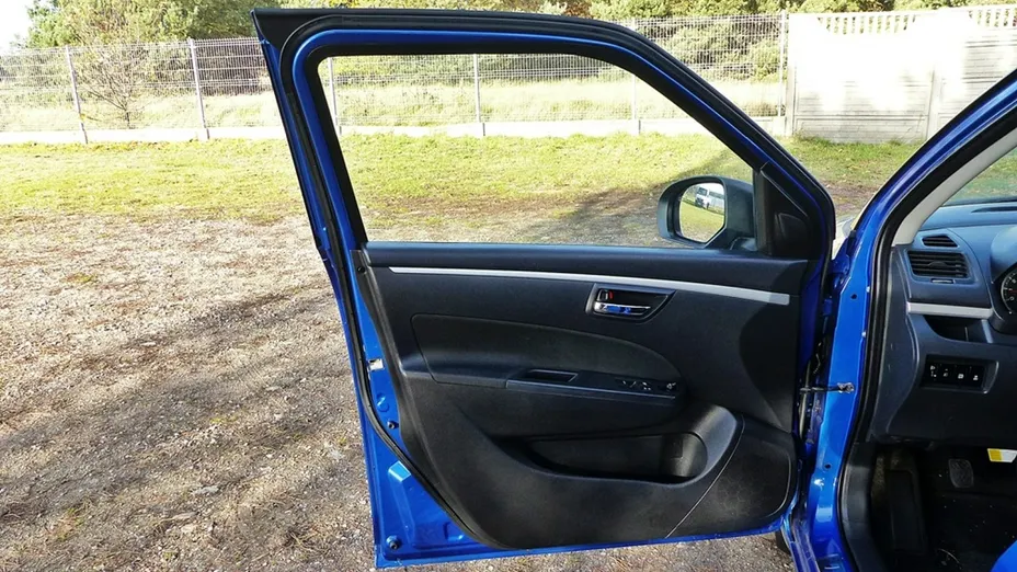 SUZUKI Swift -