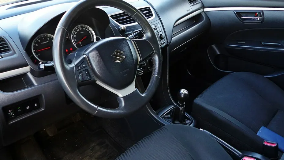 SUZUKI Swift -