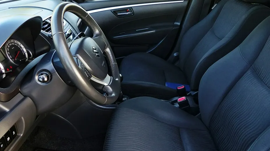 SUZUKI Swift -