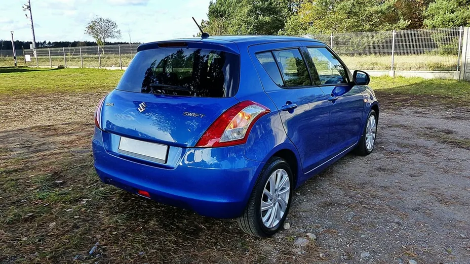 SUZUKI Swift -
