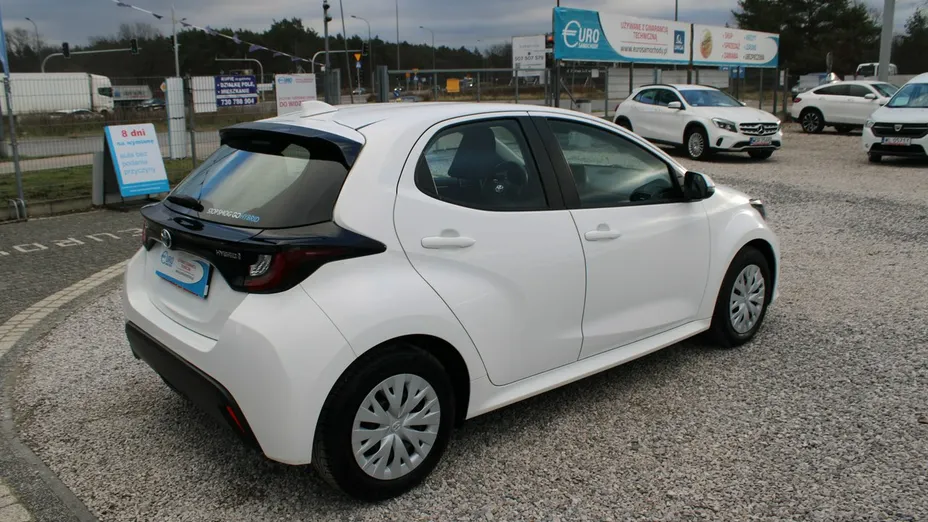 TOYOTA Yaris -
