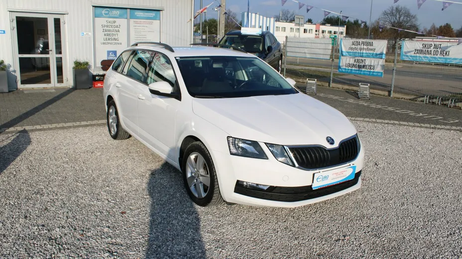 SKODA Octavia -