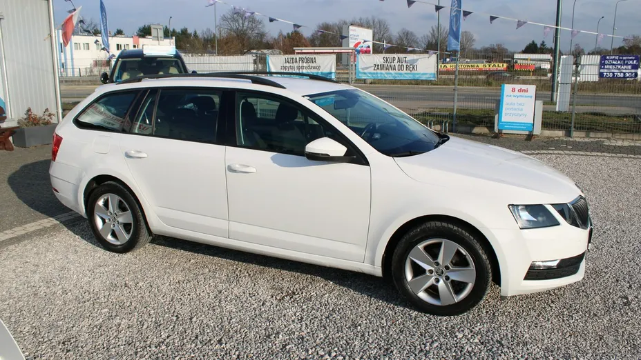 SKODA Octavia -