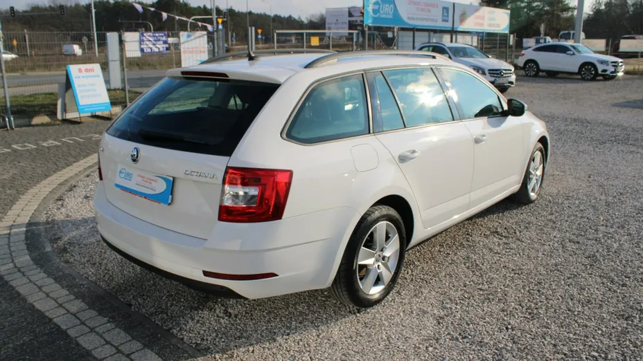 SKODA Octavia -