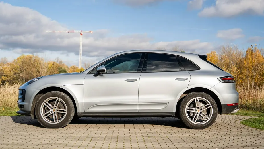 PORSCHE Macan -