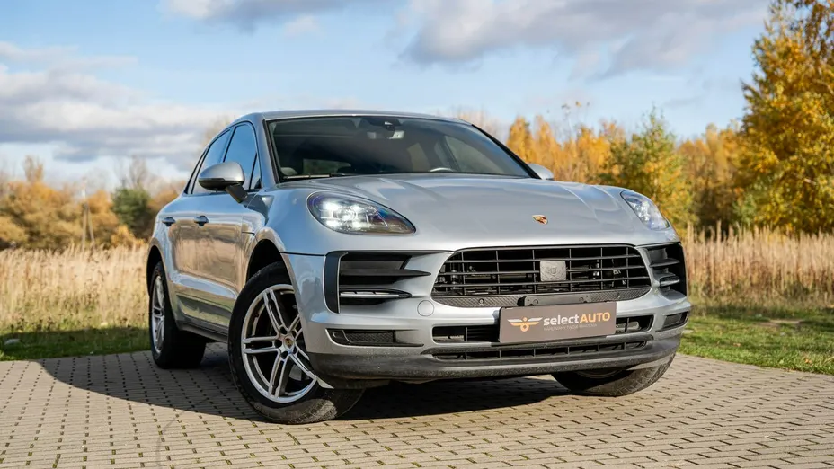 PORSCHE Macan -