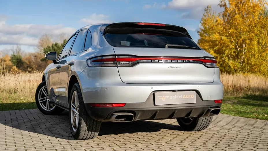 PORSCHE Macan -