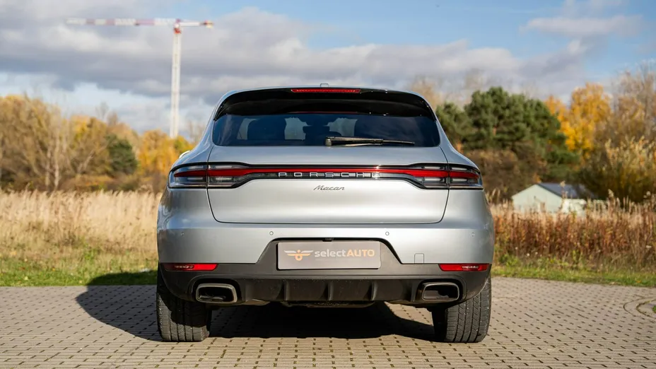 PORSCHE Macan -