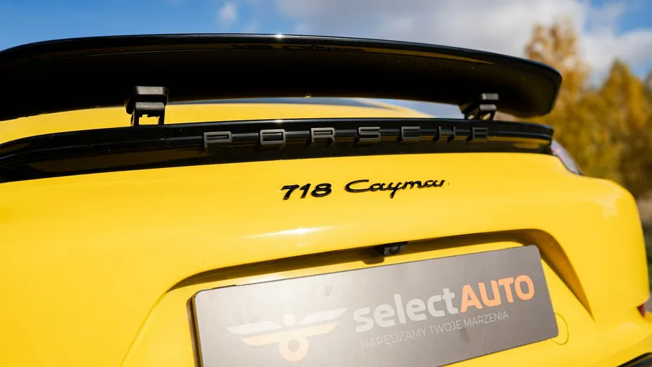 PORSCHE 718 -
