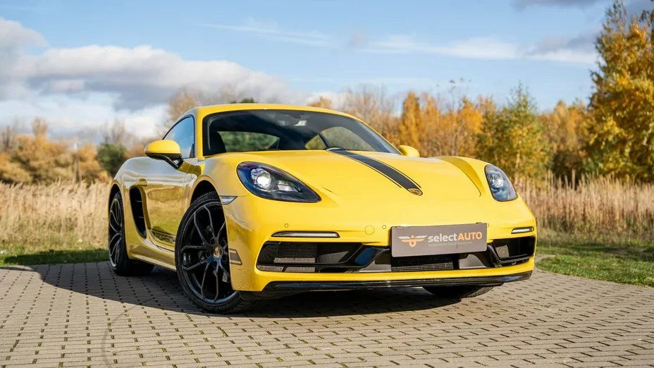 PORSCHE 718 -