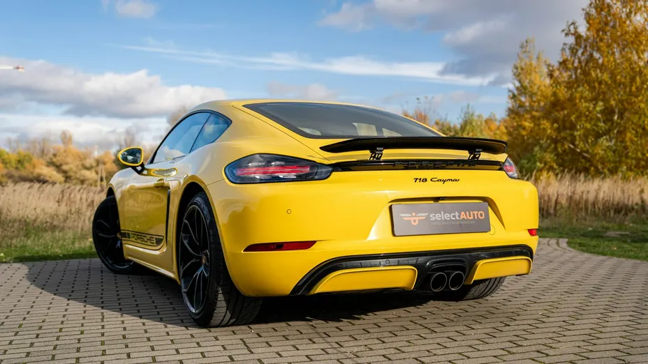 PORSCHE 718 -
