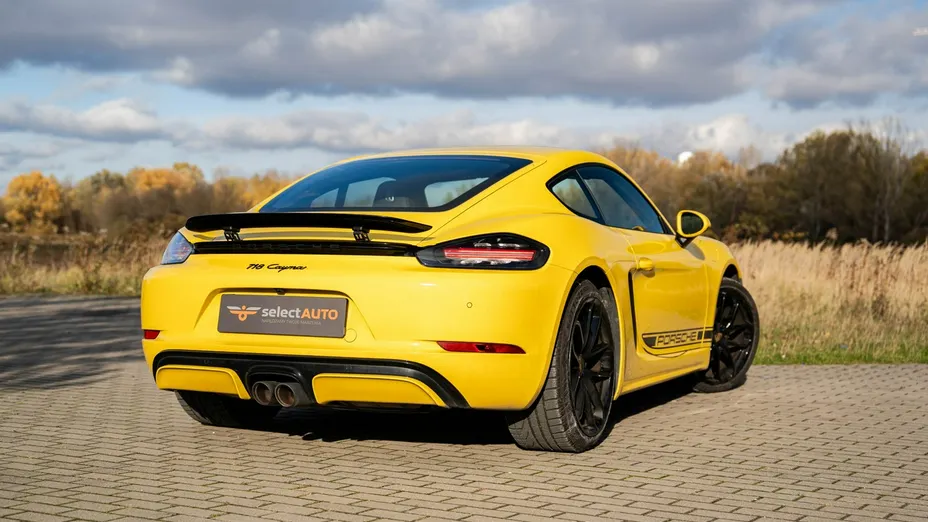 PORSCHE 718 -