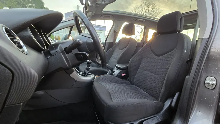 PEUGEOT 308 -
