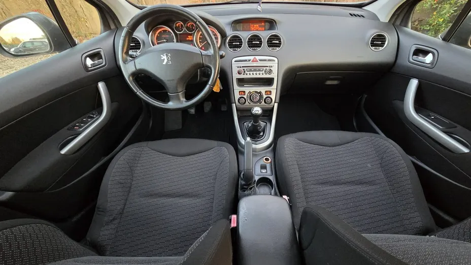 PEUGEOT 308 -