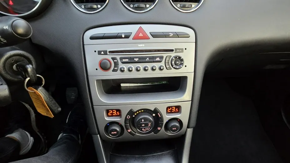 PEUGEOT 308 -