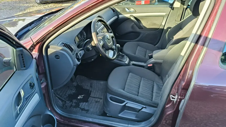 SKODA Octavia -