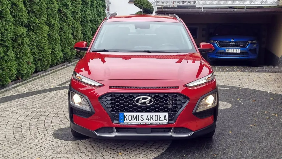 HYUNDAI Kona -